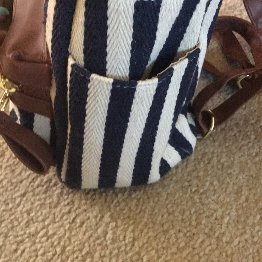 Backpack - Picture 4 of 12